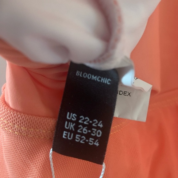 NWT Salmon Size 22-24/3X Bloomchic Bandana Cut Out Halter Swim Dress - Picture 9 of 10